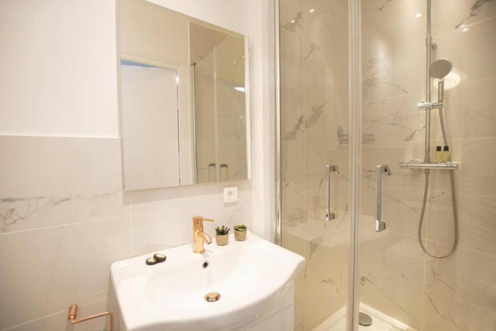 Apartment Parisconciergerie - Near Eiffel Tower Paris